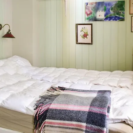 Three-bedroom Holiday In Satre