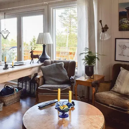 Three-bedroom Holiday In Satre 別荘 *